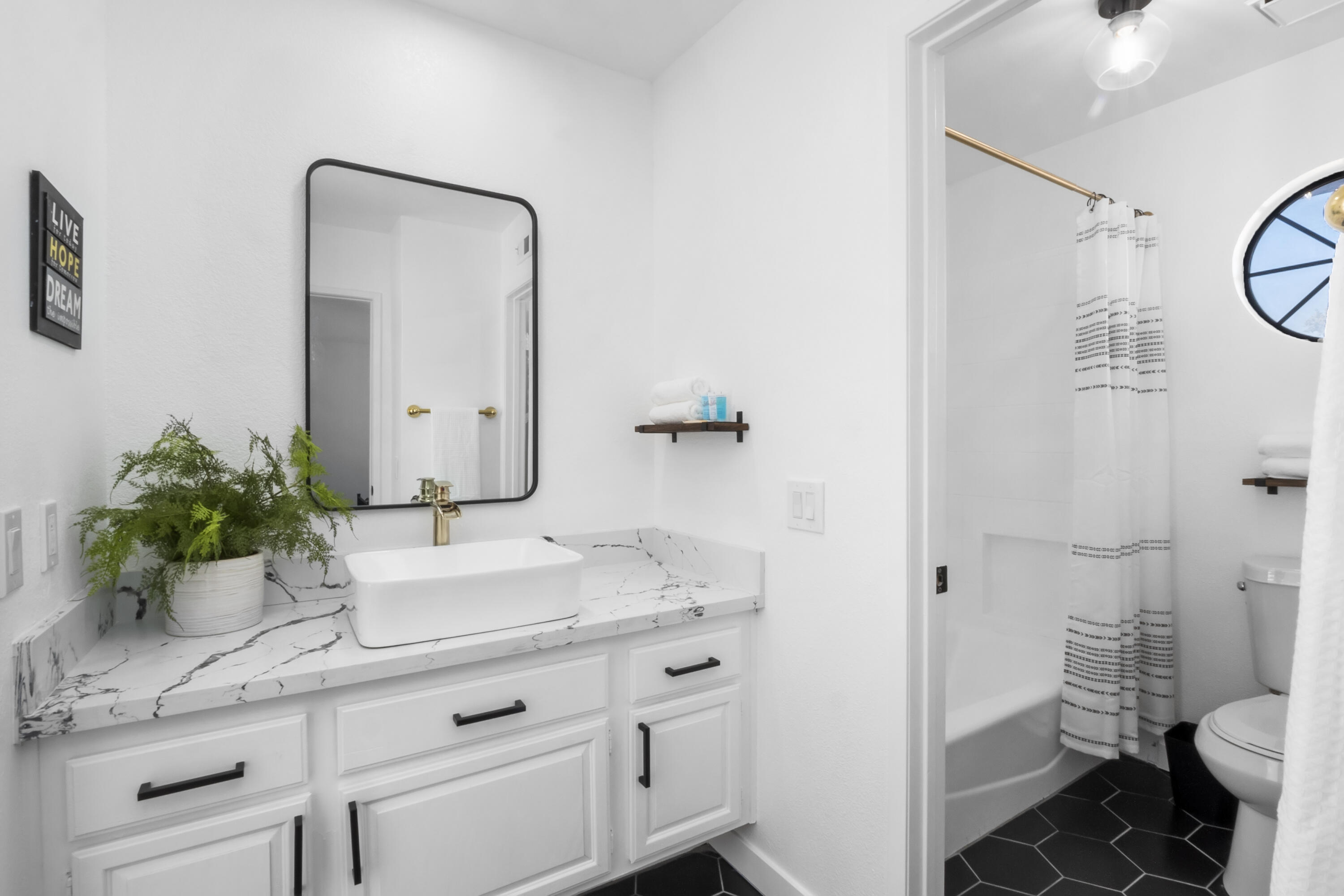 2012 Comstock Court Palmdale, CA 93551 - Photo 41 of 44 P1813437