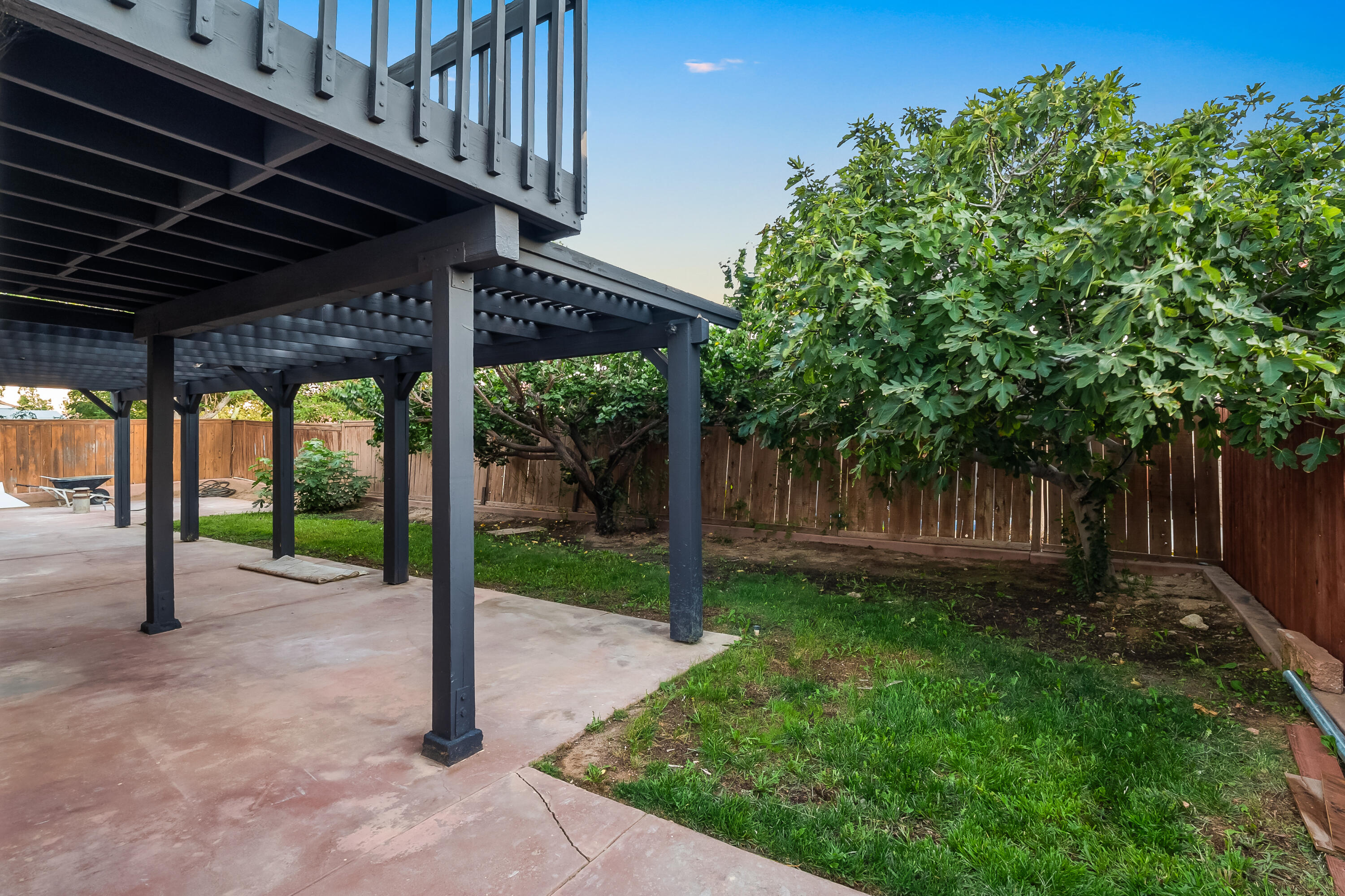 2012 Comstock Court Palmdale, CA 93551 - Photo 44 of 44 Comstock Front-4