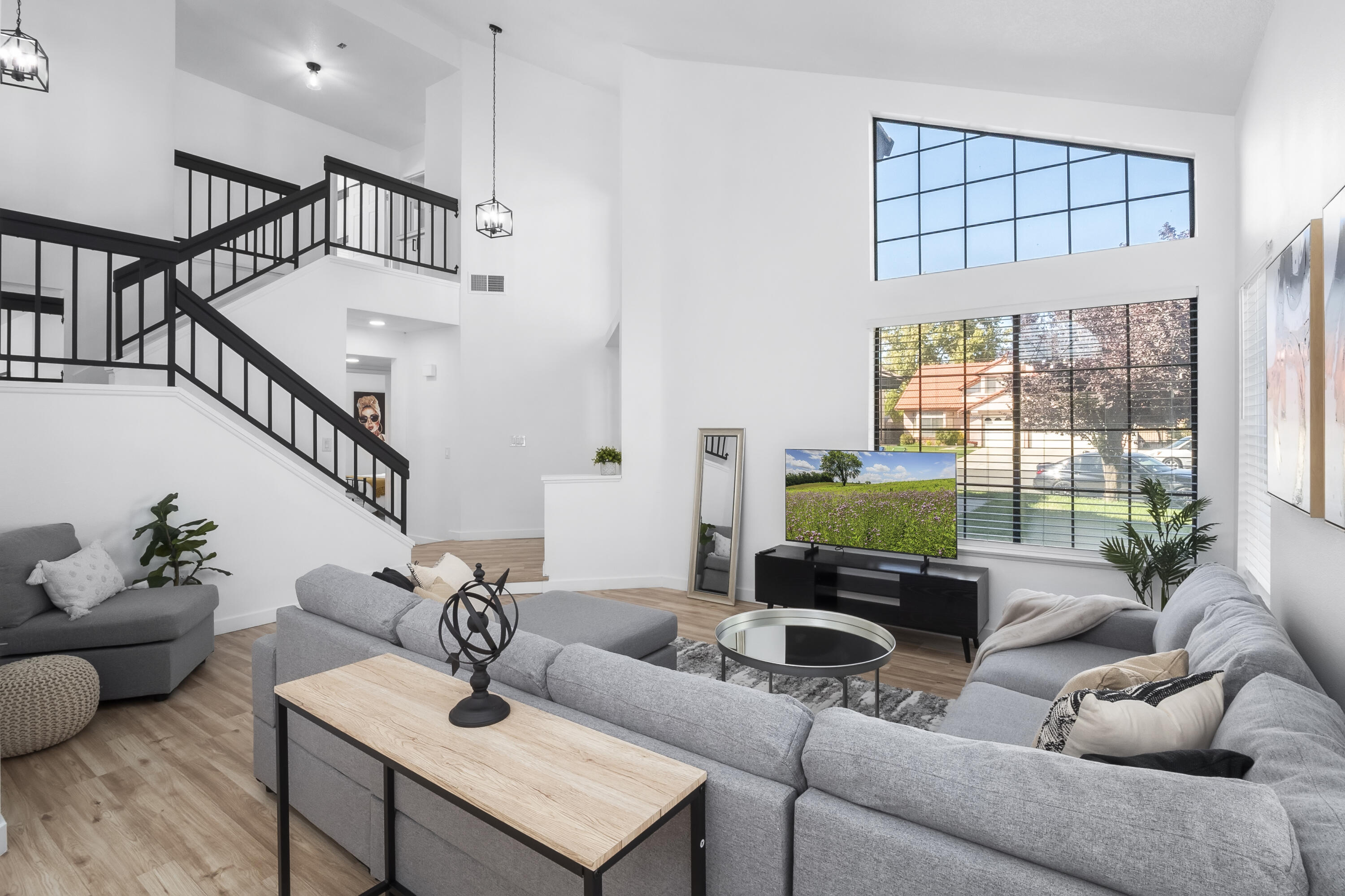 2012 Comstock Court Palmdale, CA 93551 - Photo 6 of 44 P1803071