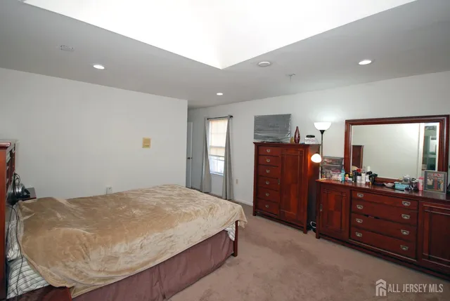 $579,900 | 96 Brewster Circle, Old Bridge, NJ 08857