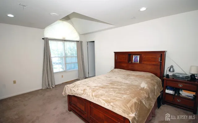 $579,900 | 96 Brewster Circle, Old Bridge, NJ 08857