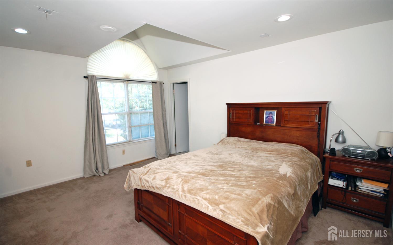 96 Brewster Circle Old Bridge, NJ 08857 - Photo 17 of 34