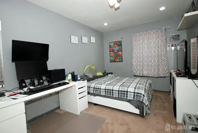 $579,900 | 96 Brewster Circle, Old Bridge, NJ 08857