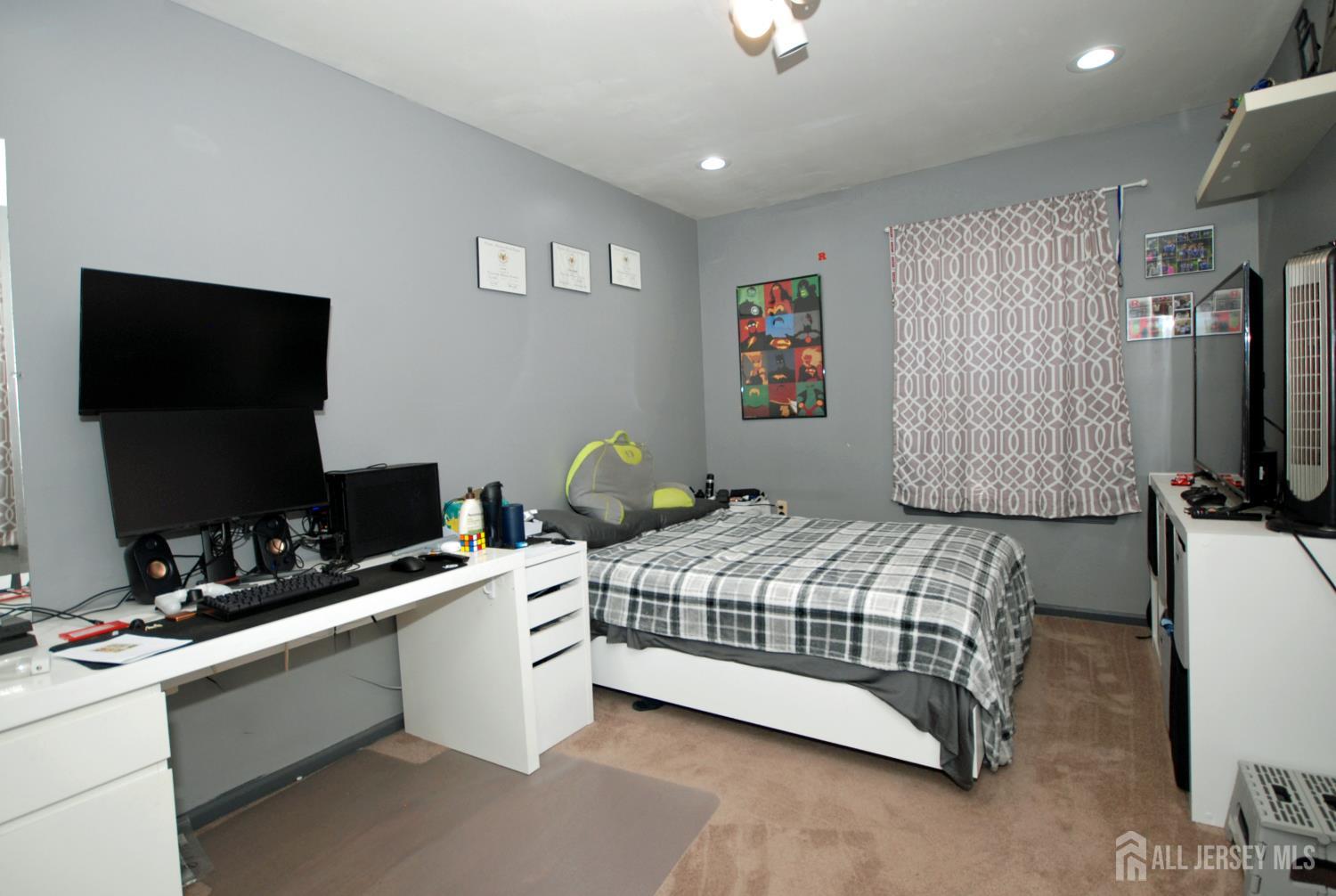 96 Brewster Circle Old Bridge, NJ 08857 - Photo 21 of 34