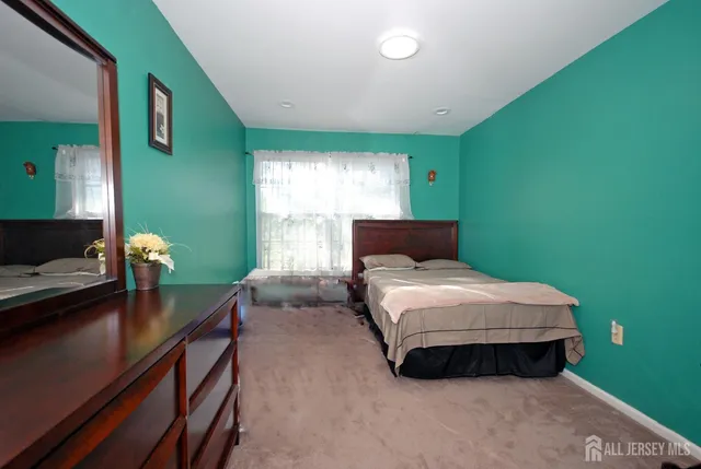 $579,900 | 96 Brewster Circle, Old Bridge, NJ 08857