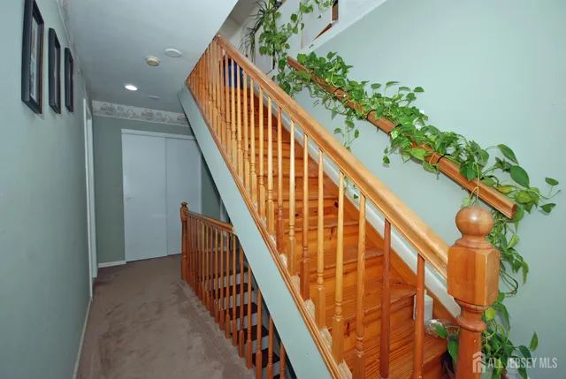 $579,900 | 96 Brewster Circle, Old Bridge, NJ 08857