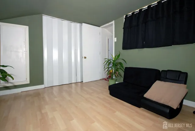 $579,900 | 96 Brewster Circle, Old Bridge, NJ 08857