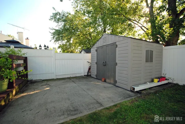 $579,900 | 96 Brewster Circle, Old Bridge, NJ 08857