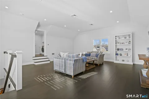 $1,999,000 | 218 Lower Farm Road, Fairfield, CT 06824