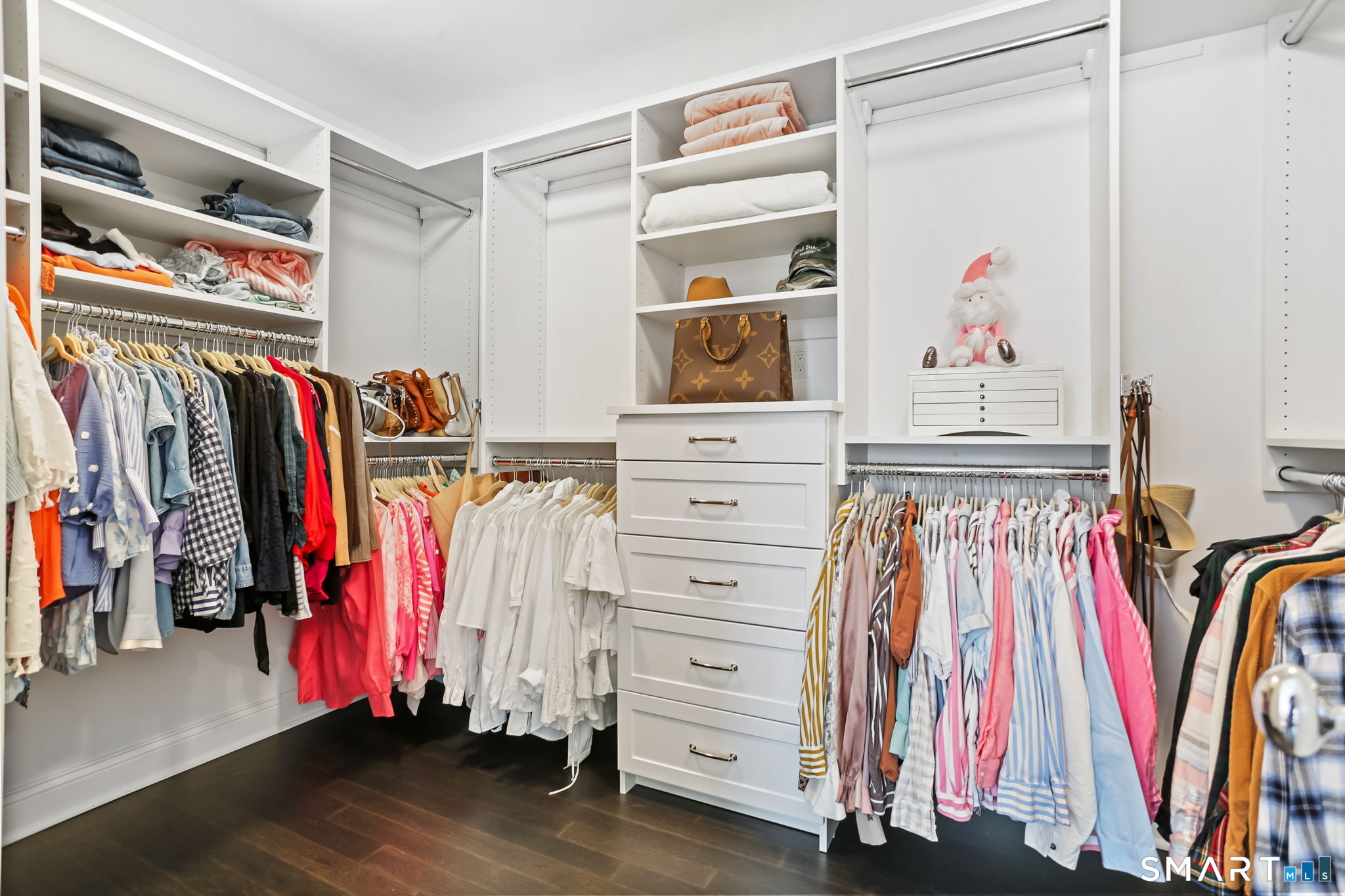 218 Lower Farm Road Fairfield, CT 06824 - Photo 17 of 40