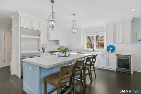 $1,999,000 | 218 Lower Farm Road, Fairfield, CT 06824