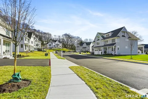 $1,999,000 | 218 Lower Farm Road, Fairfield, CT 06824