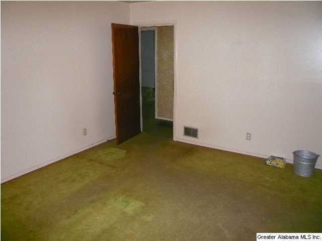 813 29th Street Southwest Birmingham, AL 35211 - Photo 2 of 8