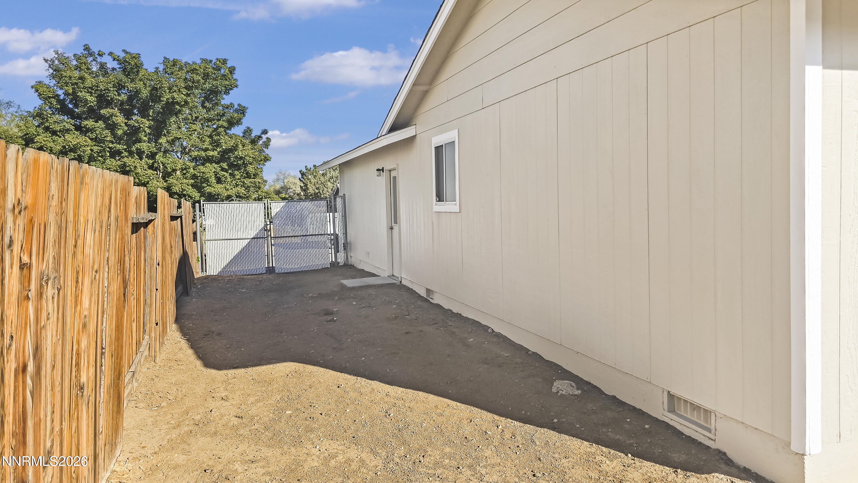 577 Yellow Jacket Road Dayton, NV 89403 - Photo 11 of 28 20261001_161322