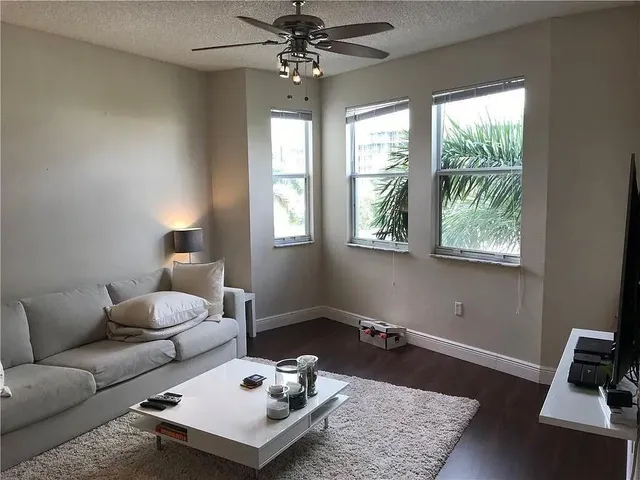 $2,050 | 533 Northeast 3rd Avenue, Unit 340, Fort Lauderdale, FL 33301