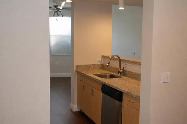 $2,050 | 533 Northeast 3rd Avenue, Unit 340, Fort Lauderdale, FL 33301