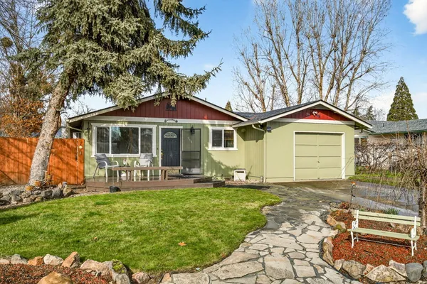 $383,000 | 318 South Buchanan Avenue, Eagle Point, OR 97524