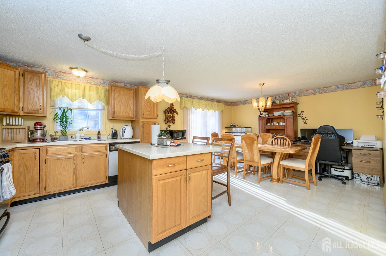 33 Compass Lane Barnegat, NJ 08005 - Photo 7 of 31