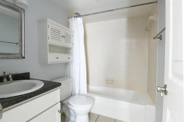 $149,000 | 507 Northwest 39th Road, Unit 215, Gainesville, FL 32607