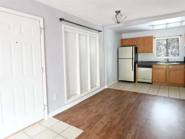 $149,000 | 507 Northwest 39th Road, Unit 215, Gainesville, FL 32607