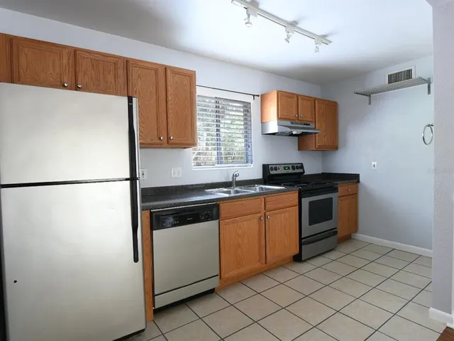 $149,000 | 507 Northwest 39th Road, Unit 215, Gainesville, FL 32607