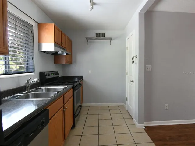 $149,000 | 507 Northwest 39th Road, Unit 215, Gainesville, FL 32607