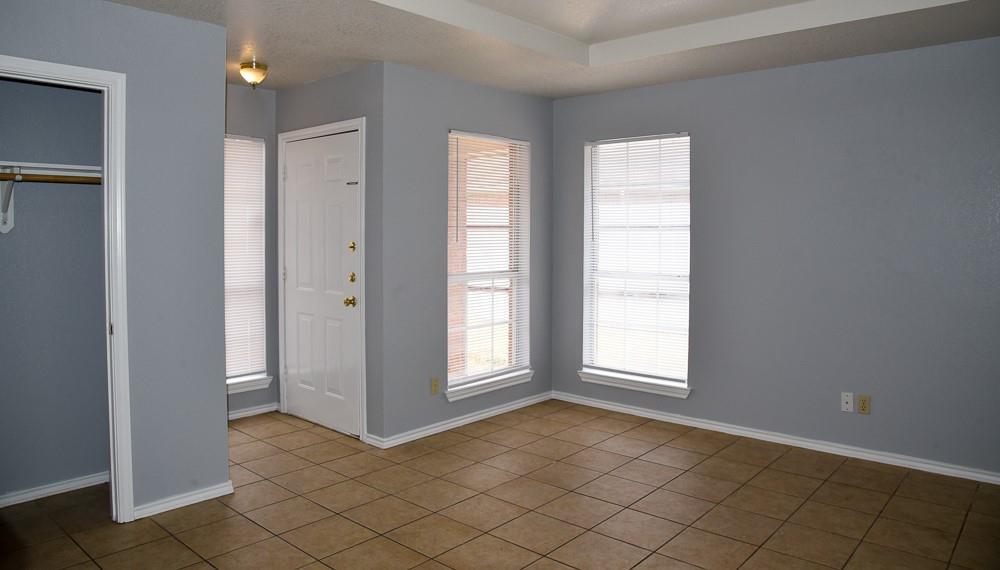 602 Crestridge Court, Unit B Decatur, TX 76234 - Photo 3 of 12