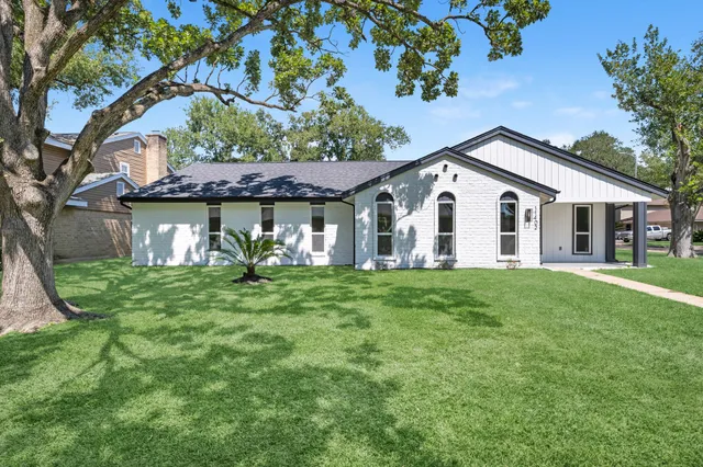 $3,900 | 11402 Ash Creek Drive, Houston, TX 77043