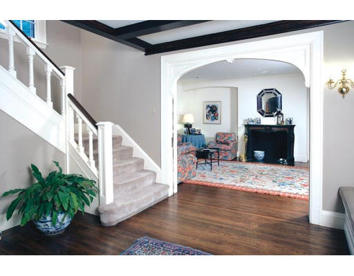 33 Circuit Road Brookline, MA 02467 - Photo 2 of 4
