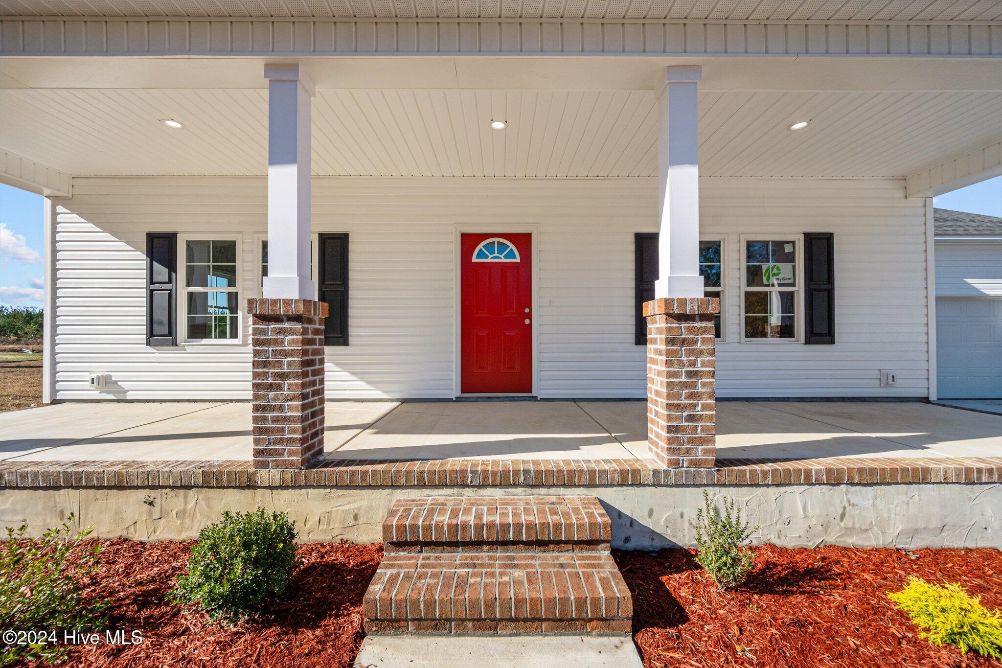 142 Padgett Road Maple Hill, NC 28454 - Photo 6 of 48 37-web-or-mls-05