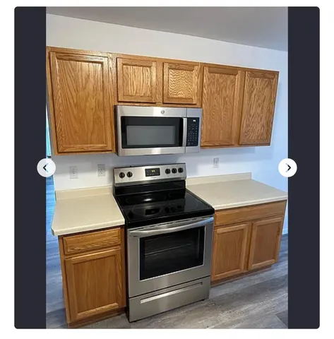 $699,900 | 1441 East Buckwood Court, Unit 1443, Oak Creek, WI 53154