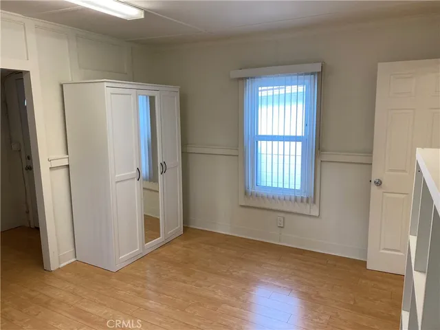 a view of a livingroom with furniture