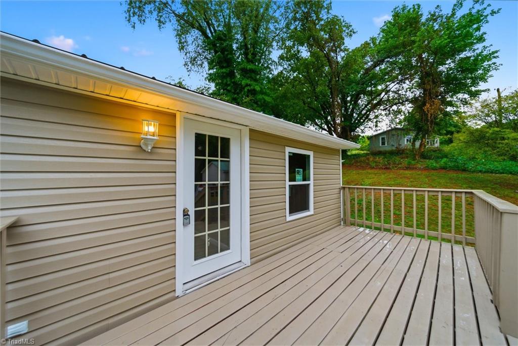 120 Mathis Street Jonesville, NC 28642 - Photo 3 of 26