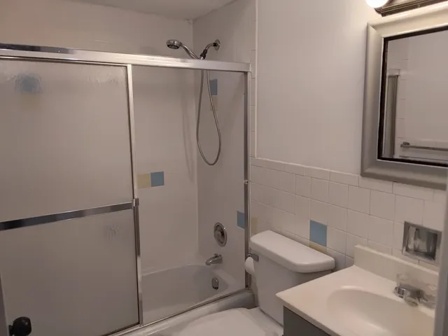 $195,000 | 1060 West Hollywood Avenue, Unit 502, Chicago, IL 60660