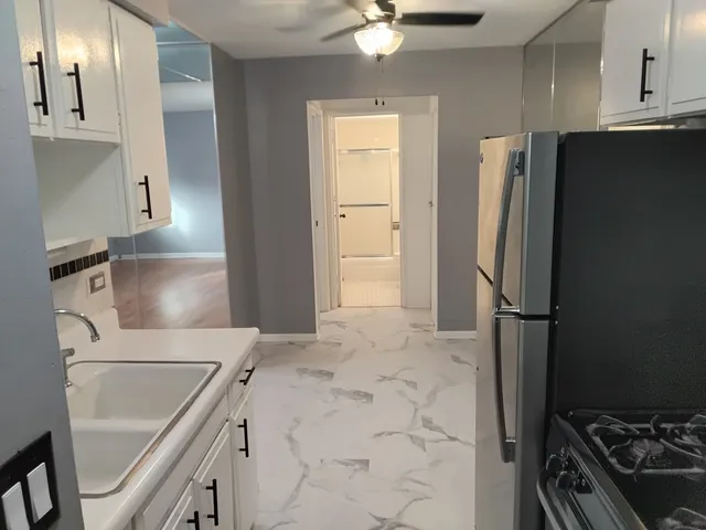 $195,000 | 1060 West Hollywood Avenue, Unit 502, Chicago, IL 60660