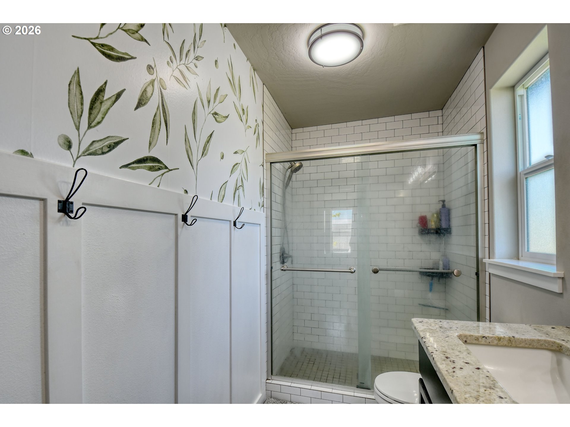 233 East Jefferson Street Athena, OR 97813 - Photo 19 of 36 a bathroom with a shower