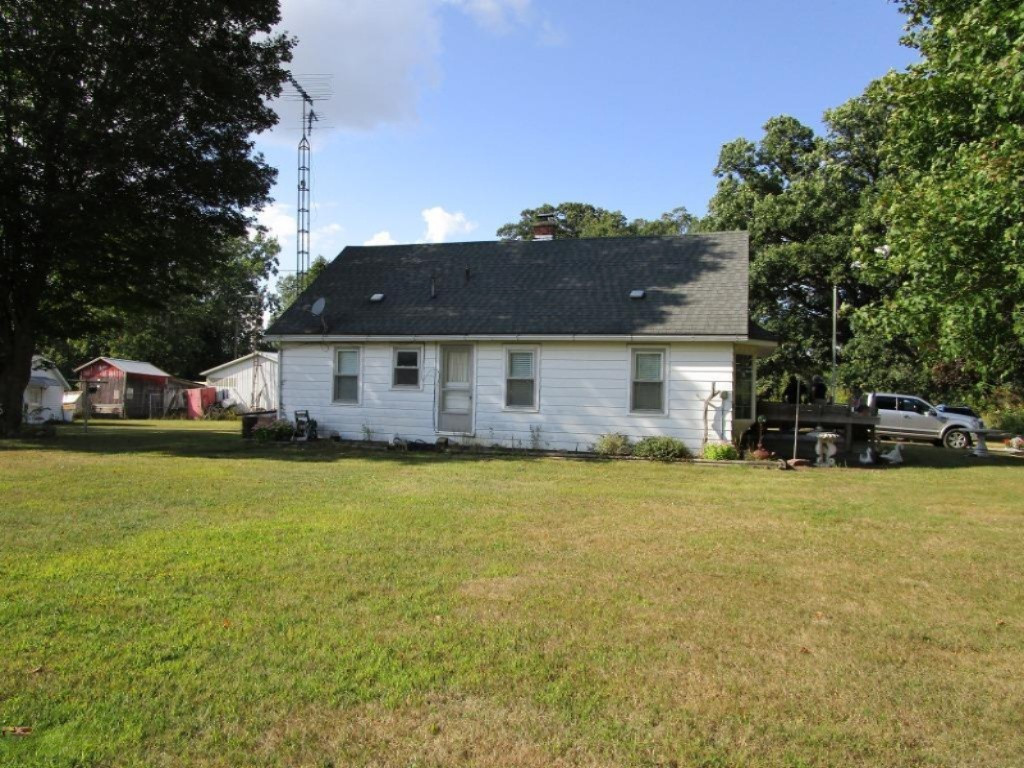 1351 28 Mile Road Homer, MI 49245 - Photo 4 of 11 Crall001