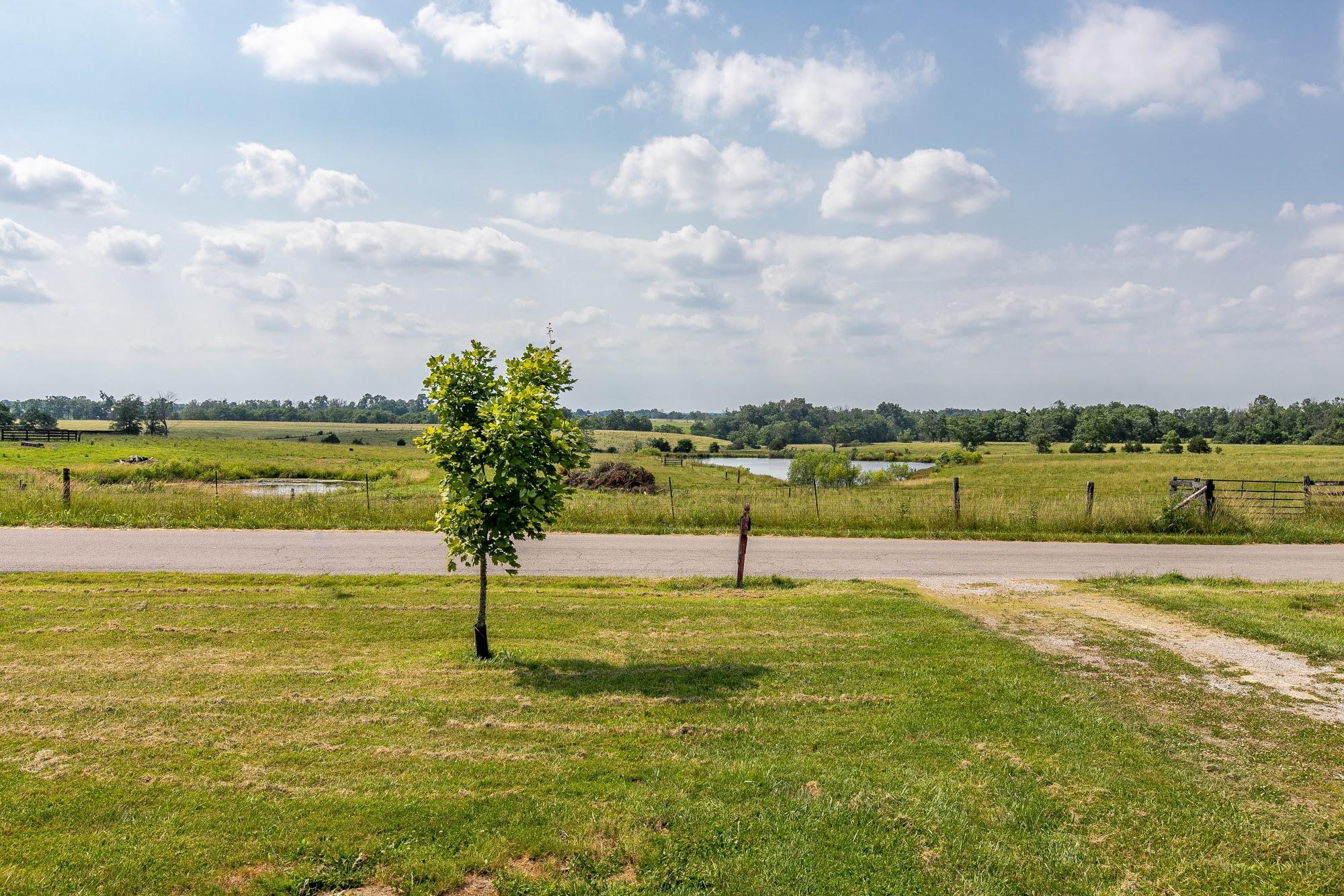 2009 Brassfield Road Richmond, KY 40475 - Photo 4 of 28 39AC85C1-49BC-42D4-B309-3EB6A3FE2E08