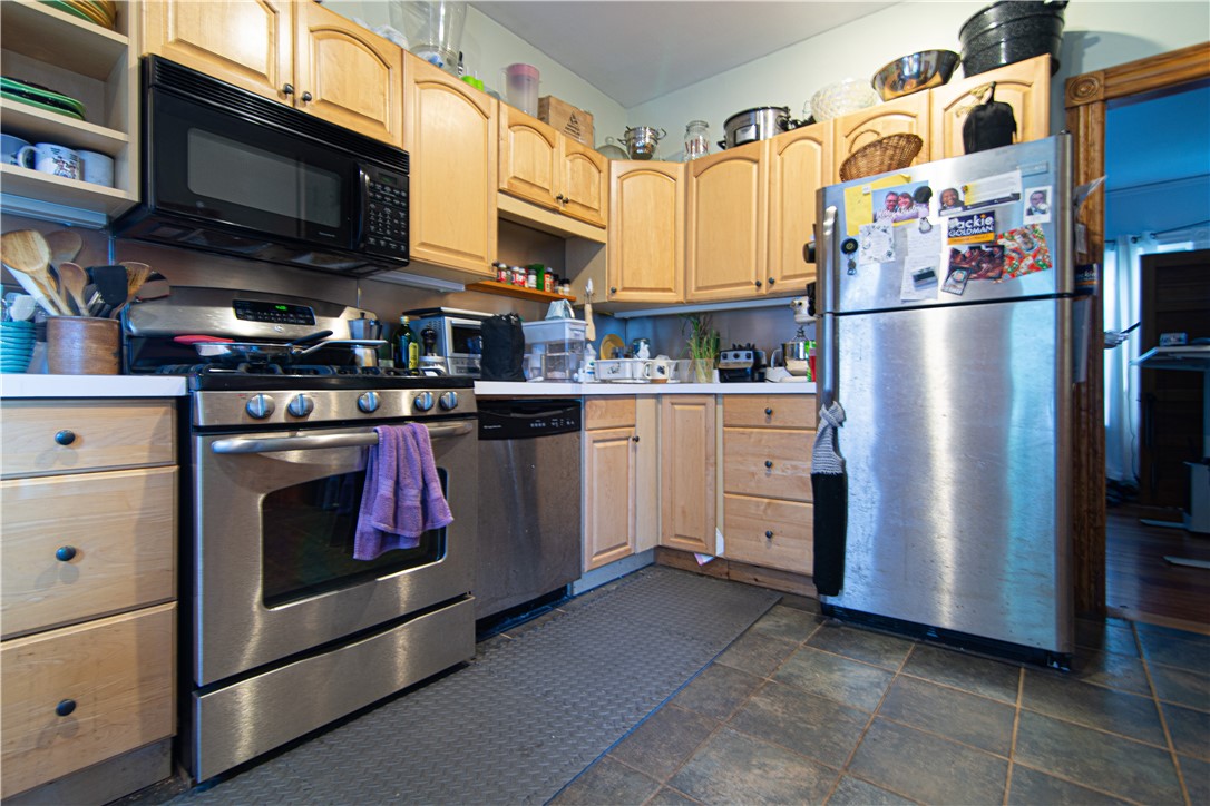 159 Camp Street Providence, RI 02906 - Photo 4 of 47