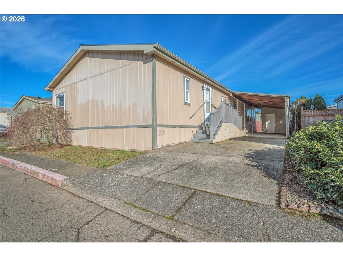 1949 Southeast Palmquist Road, Unit 121 Gresham, OR 97080 - Photo 2 of 31