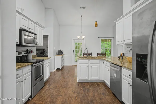 $1,950 | 13518 Huntington Circle, Gulfport, MS 39503