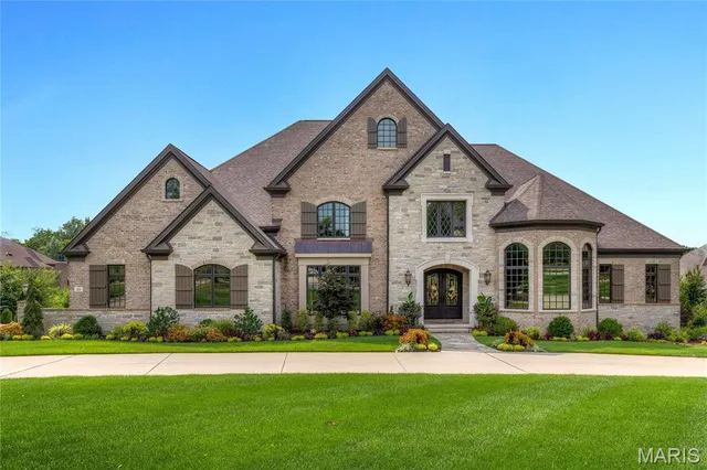 $3,595,000 | 13 Roclare Lane, Town and Country, MO 63131