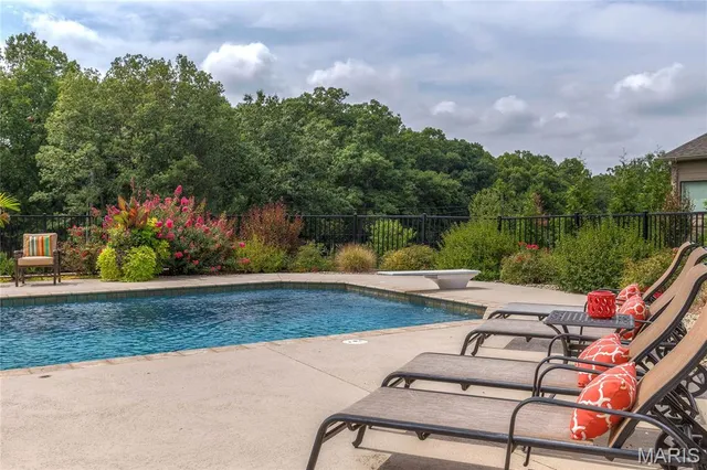 $3,595,000 | 13 Roclare Lane, Town and Country, MO 63131