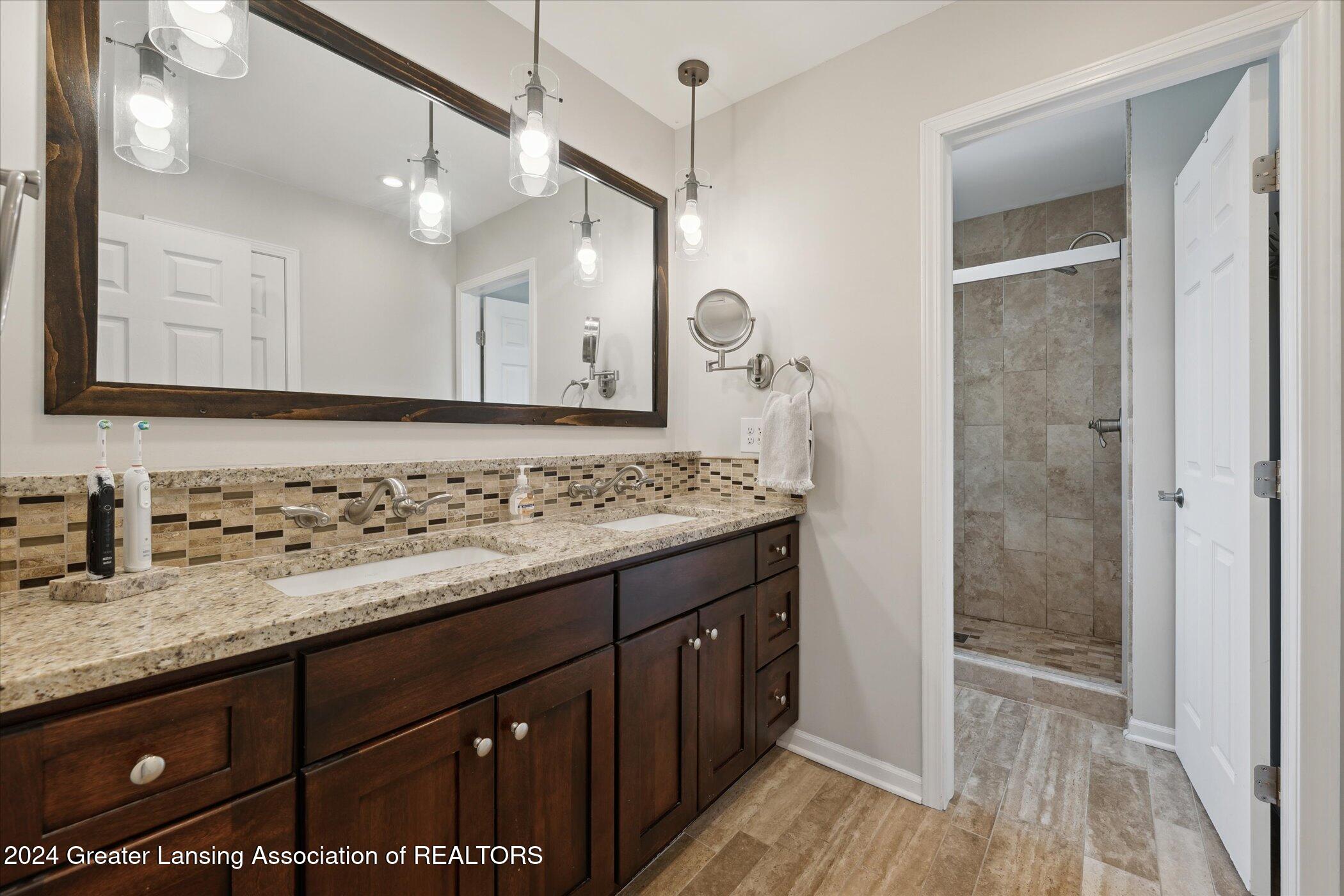 11865 Schavey Road Dewitt, MI 48820 - Photo 27 of 62 Primary Bath