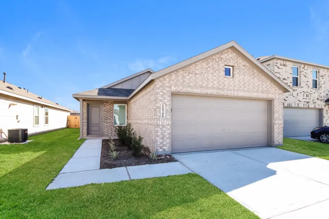 a front view of house with yard