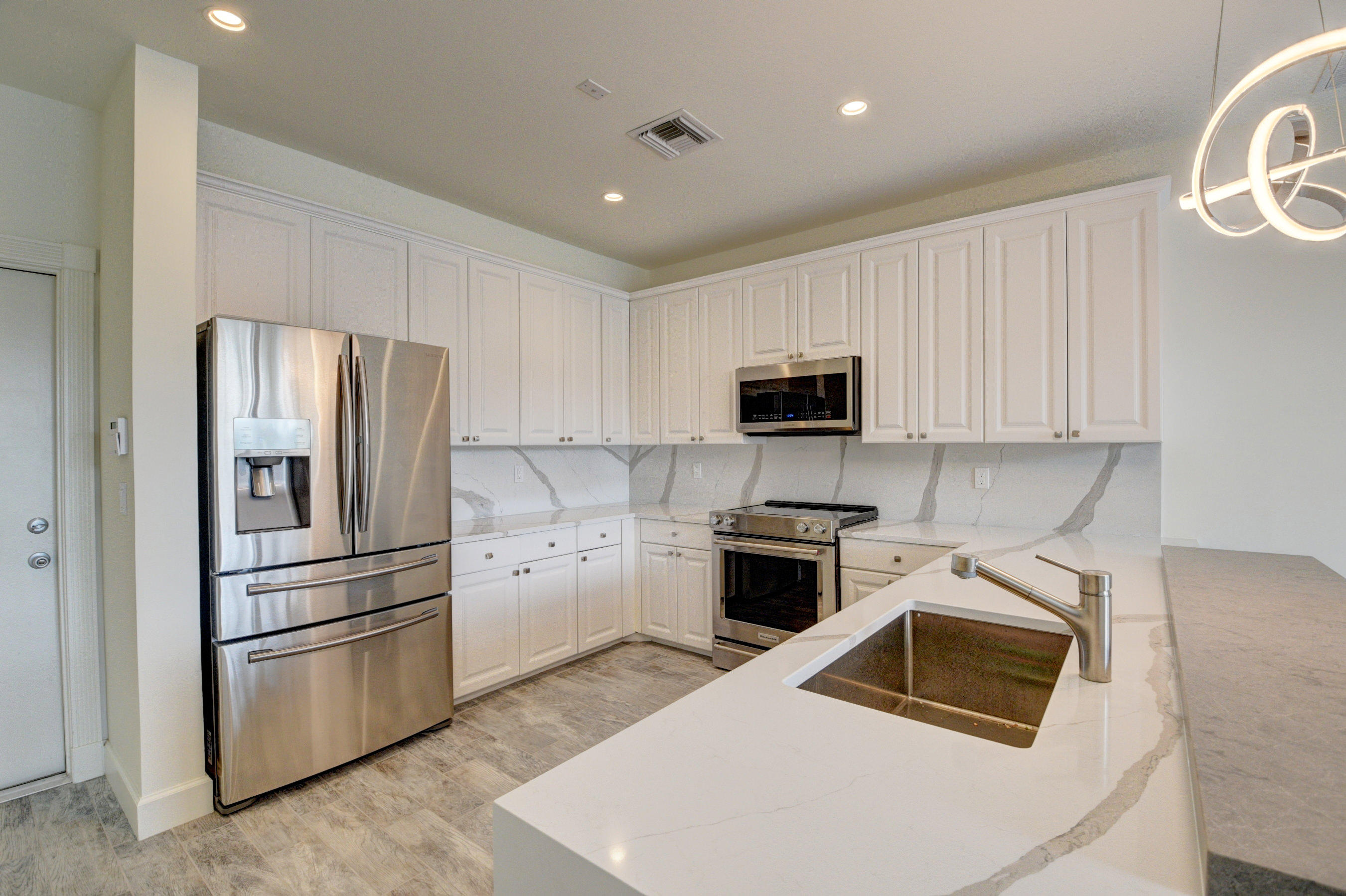 5624 Northwest 39th Avenue Boca Raton, FL 33496 - Photo 11 of 21 Kitchen - 3