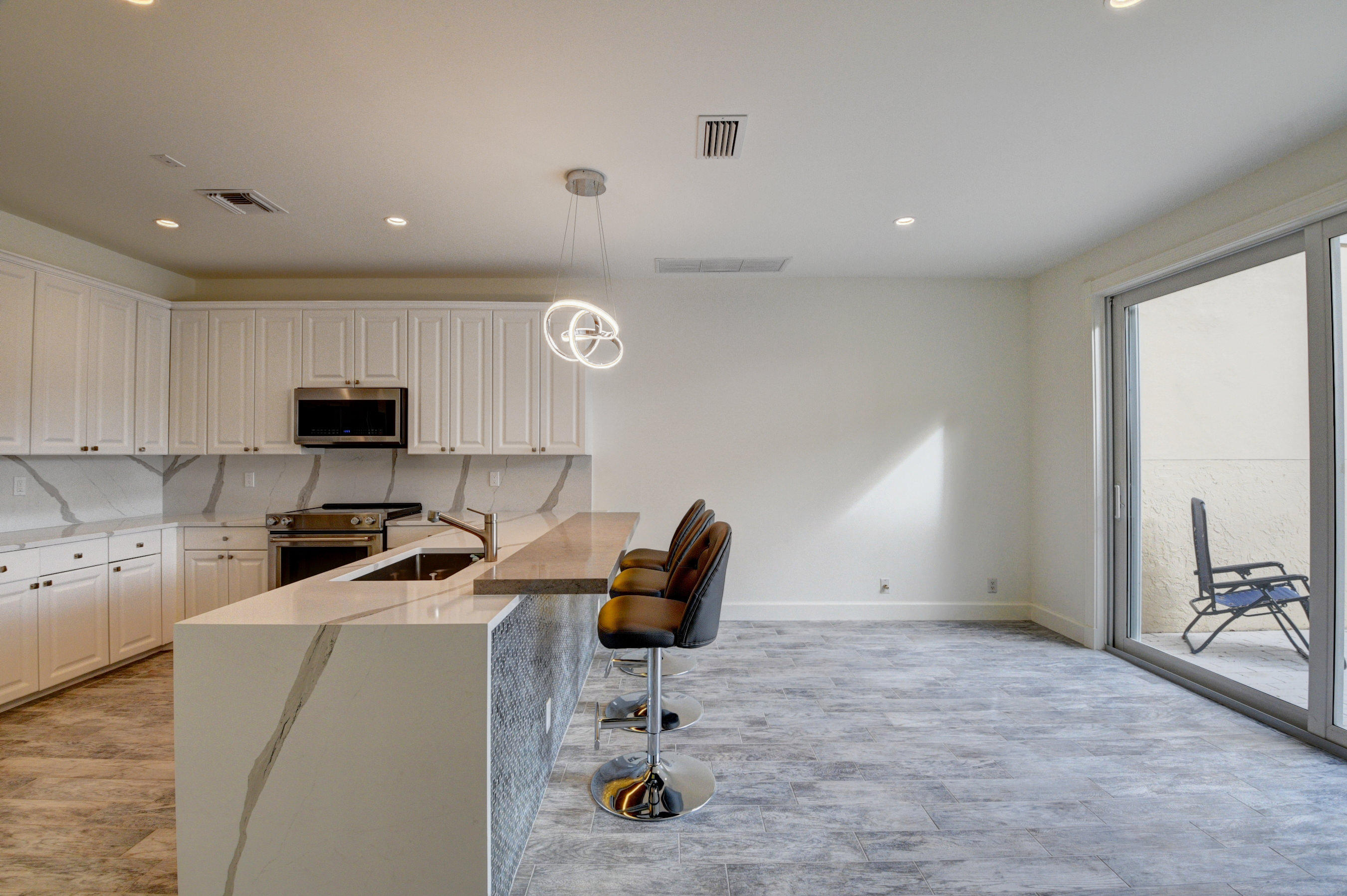5624 Northwest 39th Avenue Boca Raton, FL 33496 - Photo 9 of 21 Kitchen - 1