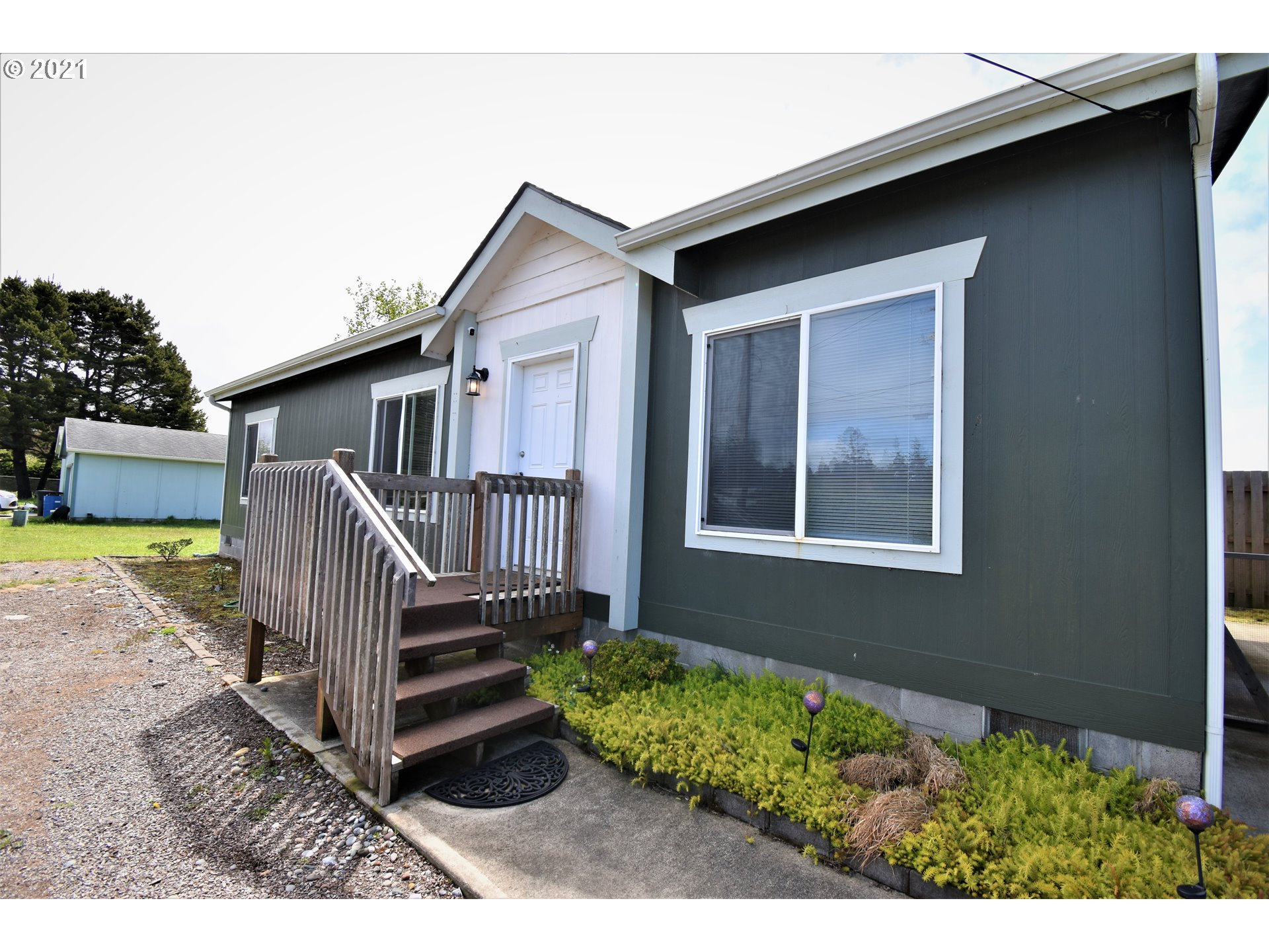 87898 Auction Barn Road Bandon, OR 97411 - Photo 3 of 18 Gallery Image 3