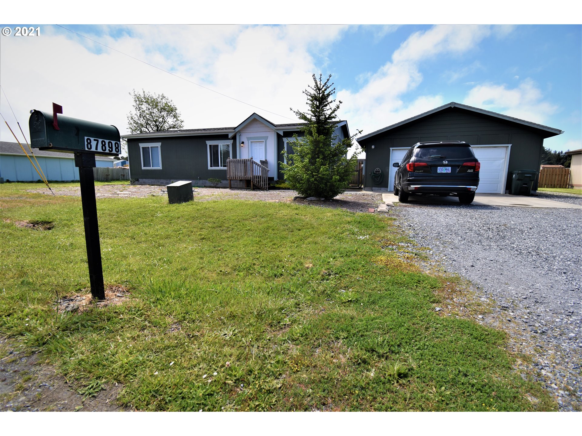 87898 Auction Barn Road Bandon, OR 97411 - Photo 5 of 18 Gallery Image 5