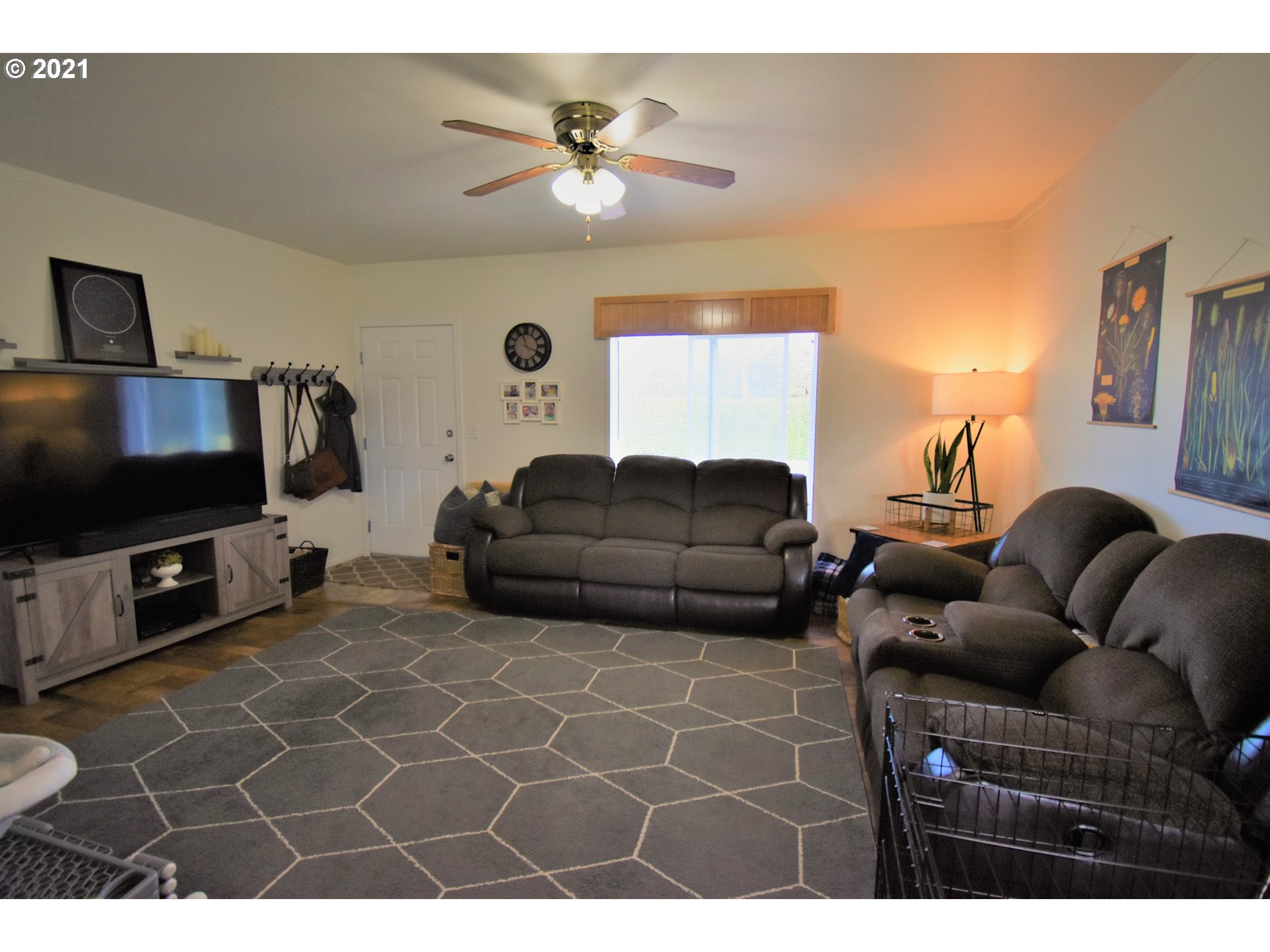 87898 Auction Barn Road Bandon, OR 97411 - Photo 10 of 18 Gallery Image 10